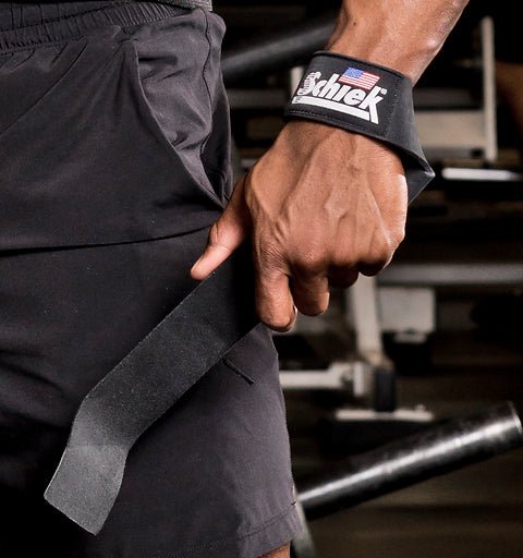 Figure 8 Straps vs. Regular Lifting Straps: Which is Better? - Urban Gym Wear